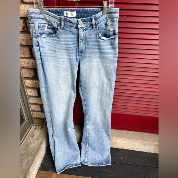 BKE Light Blue Women’s Universal Fit Mid Rise Bootcut Jeans - size 31x29 1/2 - Picture 7 of 12
